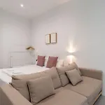Vlc Host - Bellvis Apartman *