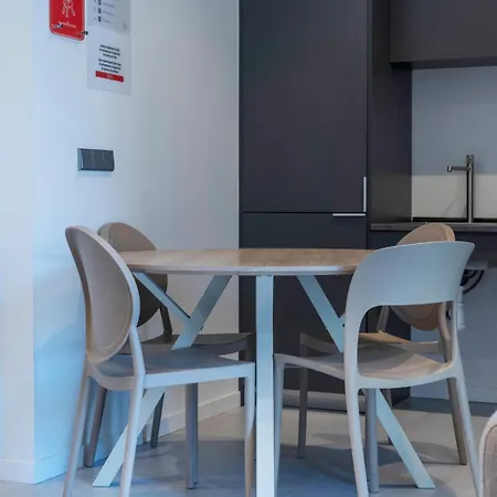 Vlc Host - Bellvis Apartament *